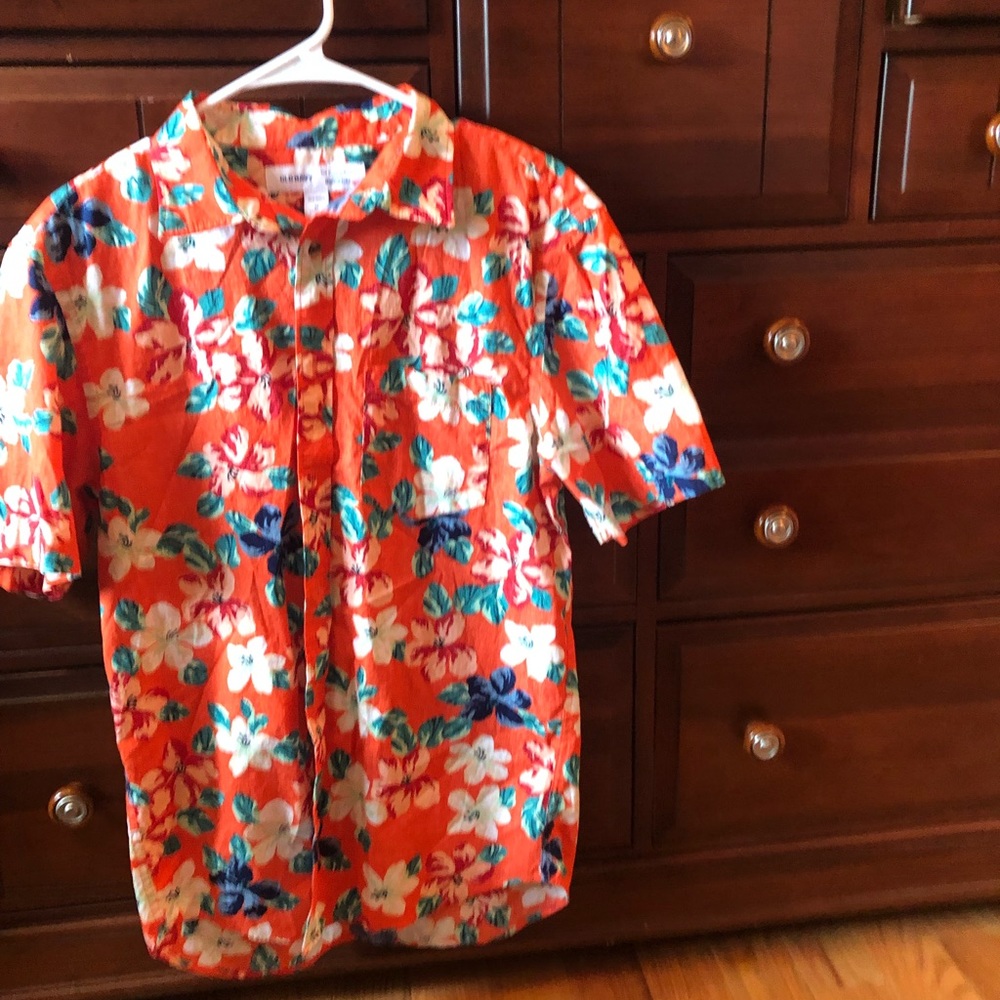 Old Navy Hawaiian Shirt (marketed as men’s, unisex